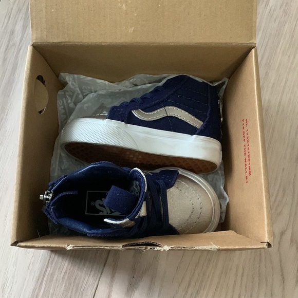 Like New Baby Toddler High Top Vans - size 4T - Picture 8 of 9